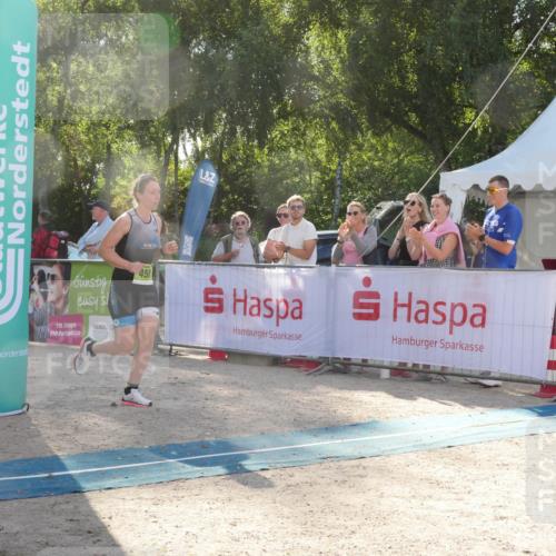 07.09.2025 - 19. Norderstedt Triathlon Zöllner http://msf.ph/oto/8792158 07.09.2025 16:20:20 Ziel 450, 1414 meine-sportfotos.de