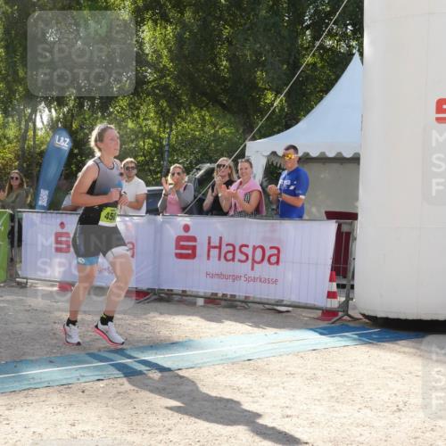 07.09.2025 - 19. Norderstedt Triathlon Zöllner http://msf.ph/oto/8792162 07.09.2025 16:20:21 Ziel 450, 1414 meine-sportfotos.de