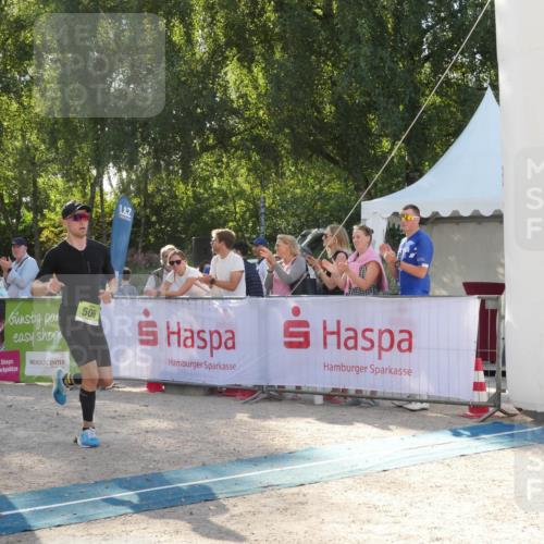 07.09.2025 - 19. Norderstedt Triathlon Zöllner http://msf.ph/oto/8792170 07.09.2025 16:20:50 Ziel 506, 1491 meine-sportfotos.de