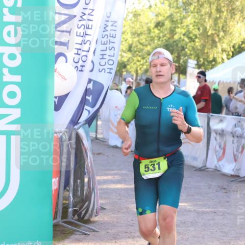 07.09.2025 - 19. Norderstedt Triathlon Zöllner http://msf.ph/oto/8792192 07.09.2025 16:35:59 Ziel 531, 1064 meine-sportfotos.de