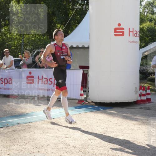 07.09.2025 - 19. Norderstedt Triathlon Zöllner http://msf.ph/oto/8792205 07.09.2025 16:21:01 Ziel 498 meine-sportfotos.de