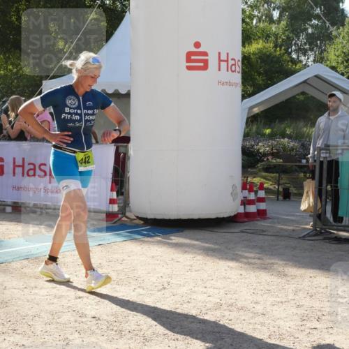 07.09.2025 - 19. Norderstedt Triathlon Zöllner http://msf.ph/oto/8792237 07.09.2025 16:21:41 Ziel 379, 442 meine-sportfotos.de
