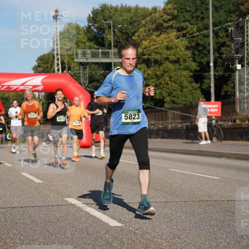 07.09.2025 - BARMER Alsterlauf Yannick Fuchs http://msf.ph/oto/8792259 07.09.2025 09:42:25 Laufen 288, 2881, 4637, 5823 meine-sportfotos.de