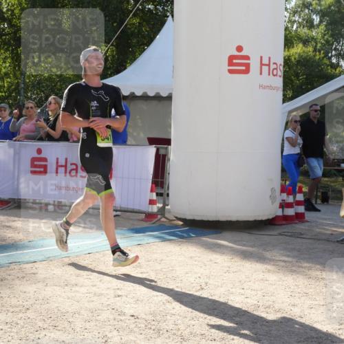 07.09.2025 - 19. Norderstedt Triathlon Zöllner http://msf.ph/oto/8792266 07.09.2025 16:22:04 Ziel 504, 522, 541 meine-sportfotos.de