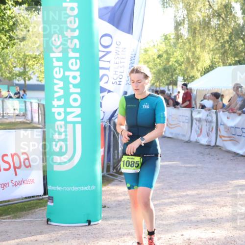 07.09.2025 - 19. Norderstedt Triathlon Zöllner http://msf.ph/oto/8792267 07.09.2025 16:36:31 Ziel 482, 1085 meine-sportfotos.de