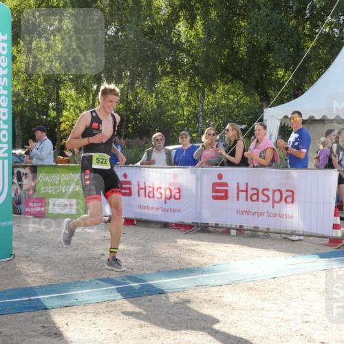 07.09.2025 - 19. Norderstedt Triathlon Zöllner http://msf.ph/oto/8792273 07.09.2025 16:22:08 Ziel 522, 541 meine-sportfotos.de