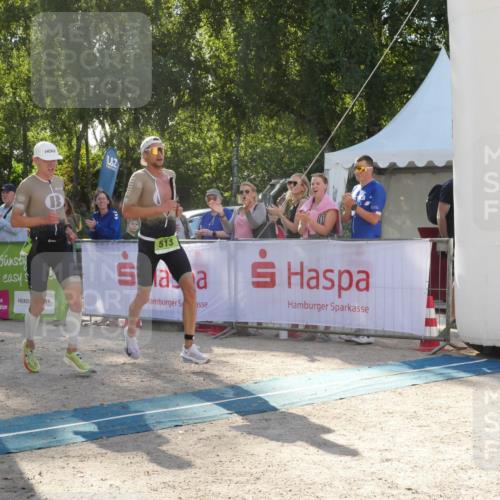 07.09.2025 - 19. Norderstedt Triathlon Zöllner http://msf.ph/oto/8792283 07.09.2025 16:22:28 Ziel 513, 517 meine-sportfotos.de