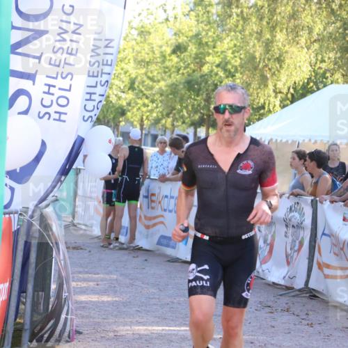 07.09.2025 - 19. Norderstedt Triathlon Zöllner http://msf.ph/oto/8792286 07.09.2025 16:36:43 Ziel 483 meine-sportfotos.de