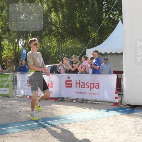 07.09.2025 - 19. Norderstedt Triathlon Zöllner http://msf.ph/oto/8792304 07.09.2025 16:23:07 Ziel 508, 539, 1500 meine-sportfotos.de