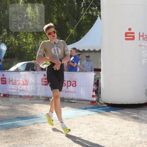 07.09.2025 - 19. Norderstedt Triathlon Zöllner http://msf.ph/oto/8792308 07.09.2025 16:23:08 Ziel 508, 539 meine-sportfotos.de