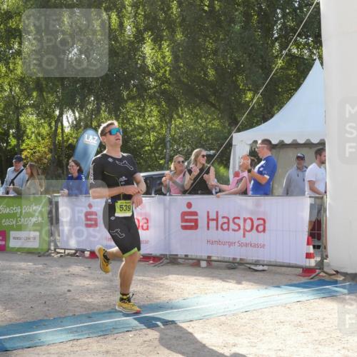 07.09.2025 - 19. Norderstedt Triathlon Zöllner http://msf.ph/oto/8792310 07.09.2025 16:23:09 Ziel 508, 539 meine-sportfotos.de