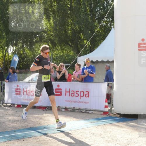 07.09.2025 - 19. Norderstedt Triathlon Zöllner http://msf.ph/oto/8792339 07.09.2025 16:23:51 Ziel 494, 538 meine-sportfotos.de