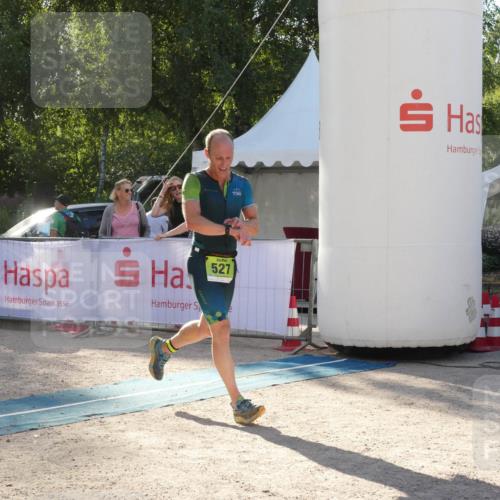 07.09.2025 - 19. Norderstedt Triathlon Zöllner http://msf.ph/oto/8792352 07.09.2025 16:24:09 Ziel 527 meine-sportfotos.de
