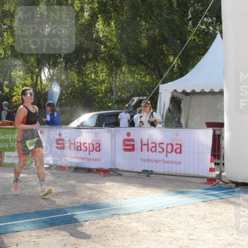 07.09.2025 - 19. Norderstedt Triathlon Zöllner http://msf.ph/oto/8792360 07.09.2025 16:24:43 Ziel 460 meine-sportfotos.de