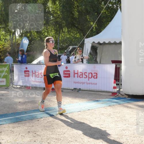 07.09.2025 - 19. Norderstedt Triathlon Zöllner http://msf.ph/oto/8792369 07.09.2025 16:24:44 Ziel 460 meine-sportfotos.de
