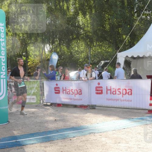 07.09.2025 - 19. Norderstedt Triathlon Zöllner http://msf.ph/oto/8792403 07.09.2025 16:25:06 Ziel 550, 1508, 1512, 1522 meine-sportfotos.de