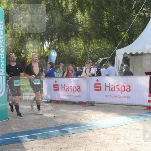 07.09.2025 - 19. Norderstedt Triathlon Zöllner http://msf.ph/oto/8792404 07.09.2025 16:25:06 Ziel 550, 1508, 1512, 1522 meine-sportfotos.de