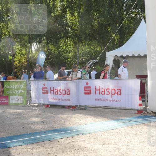 07.09.2025 - 19. Norderstedt Triathlon Zöllner http://msf.ph/oto/8792415 07.09.2025 16:25:08 Ziel 550, 1508, 1512, 1522 meine-sportfotos.de