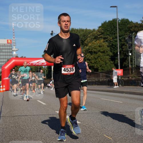 07.09.2025 - BARMER Alsterlauf Yannick Fuchs http://msf.ph/oto/8792416 07.09.2025 09:42:32 Laufen 402, 4535, 3404 meine-sportfotos.de