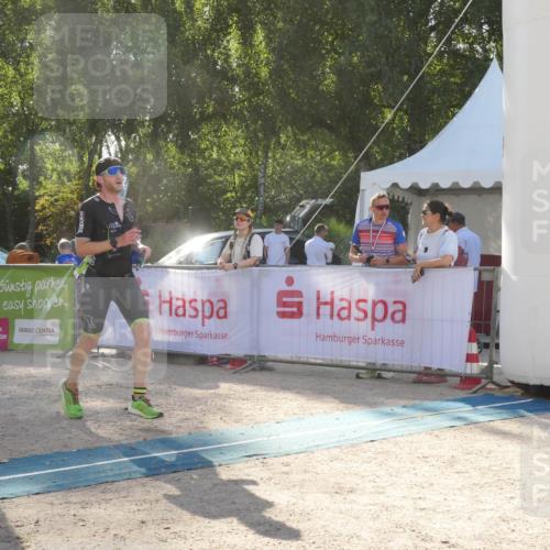 07.09.2025 - 19. Norderstedt Triathlon Zöllner http://msf.ph/oto/8792426 07.09.2025 16:25:32 Ziel 540 meine-sportfotos.de