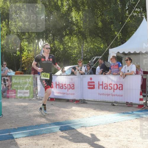 07.09.2025 - 19. Norderstedt Triathlon Zöllner http://msf.ph/oto/8792436 07.09.2025 16:25:49 Ziel 523 meine-sportfotos.de