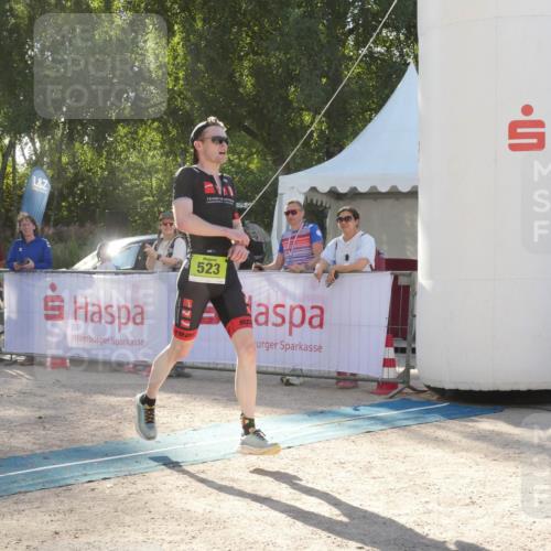 07.09.2025 - 19. Norderstedt Triathlon Zöllner http://msf.ph/oto/8792440 07.09.2025 16:25:50 Ziel 523 meine-sportfotos.de