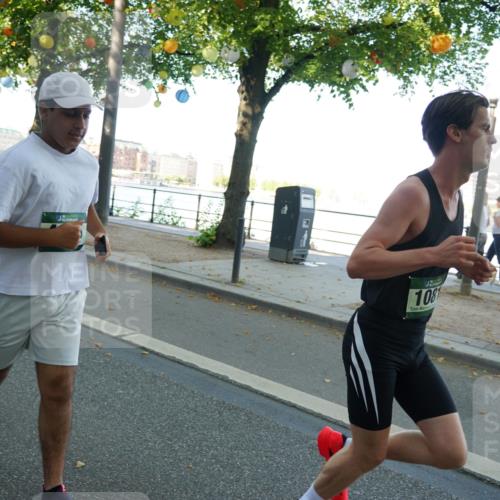 07.09.2025 - BARMER Alsterlauf Yannick Fuchs http://msf.ph/oto/8792454 07.09.2025 11:39:41 Laufen 108 meine-sportfotos.de