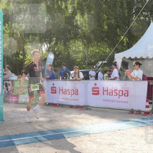 07.09.2025 - 19. Norderstedt Triathlon Zöllner http://msf.ph/oto/8792458 07.09.2025 16:26:26 Ziel 520 meine-sportfotos.de