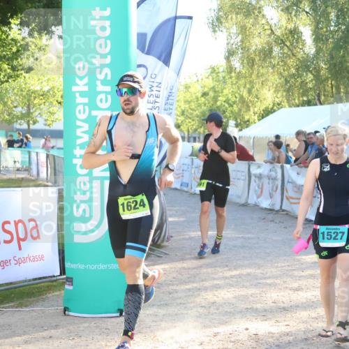 07.09.2025 - 19. Norderstedt Triathlon Zöllner http://msf.ph/oto/8792462 07.09.2025 16:37:25 Ziel 1527, 1533, 1591, 1624 meine-sportfotos.de