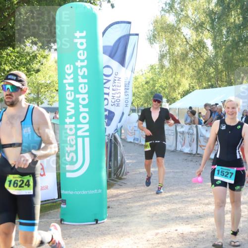 07.09.2025 - 19. Norderstedt Triathlon Zöllner http://msf.ph/oto/8792470 07.09.2025 16:37:26 Ziel 1527, 1533, 1591, 1624 meine-sportfotos.de