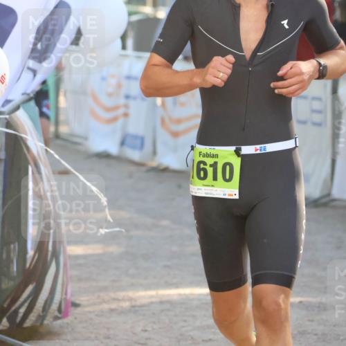 07.09.2025 - 19. Norderstedt Triathlon Zöllner http://msf.ph/oto/8792489 07.09.2025 16:37:35 Ziel 1051, 1591, 1610 meine-sportfotos.de