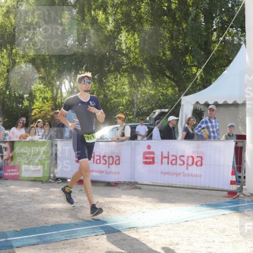 07.09.2025 - 19. Norderstedt Triathlon Zöllner http://msf.ph/oto/8792500 07.09.2025 16:27:07 Ziel 473, 1511 meine-sportfotos.de