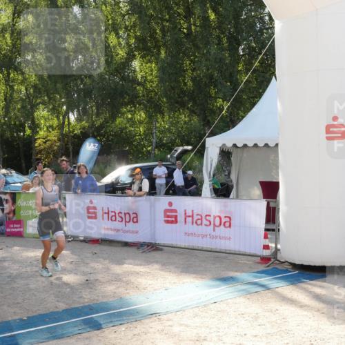 07.09.2025 - 19. Norderstedt Triathlon Zöllner http://msf.ph/oto/8792510 07.09.2025 16:27:33 Ziel 452 meine-sportfotos.de
