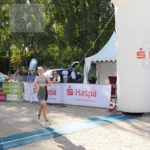 07.09.2025 - 19. Norderstedt Triathlon Zöllner http://msf.ph/oto/8792512 07.09.2025 16:27:34 Ziel 452 meine-sportfotos.de