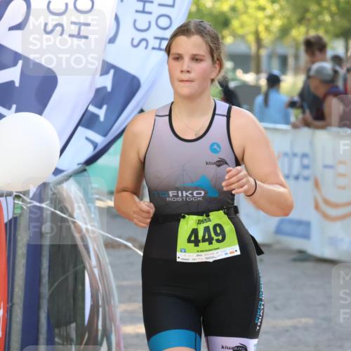 07.09.2025 - 19. Norderstedt Triathlon Zöllner http://msf.ph/oto/8792527 07.09.2025 16:37:46 Ziel 449, 1051 meine-sportfotos.de