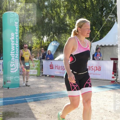 07.09.2025 - 19. Norderstedt Triathlon Zöllner http://msf.ph/oto/8792540 07.09.2025 16:27:49 Ziel 497, 1523, 1528 meine-sportfotos.de