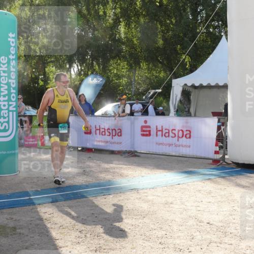 07.09.2025 - 19. Norderstedt Triathlon Zöllner http://msf.ph/oto/8792548 07.09.2025 16:27:51 Ziel 497, 1523, 1528 meine-sportfotos.de