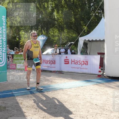 07.09.2025 - 19. Norderstedt Triathlon Zöllner http://msf.ph/oto/8792553 07.09.2025 16:27:51 Ziel 497, 1523, 1528 meine-sportfotos.de