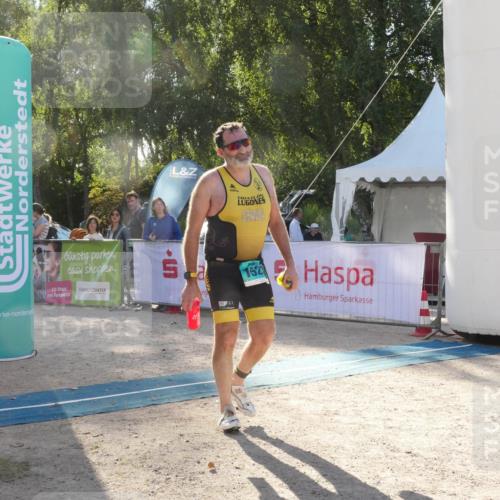 07.09.2025 - 19. Norderstedt Triathlon Zöllner http://msf.ph/oto/8792561 07.09.2025 16:27:52 Ziel 497, 1523, 1528 meine-sportfotos.de