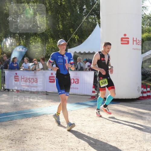 07.09.2025 - 19. Norderstedt Triathlon Zöllner http://msf.ph/oto/8792583 07.09.2025 16:28:06 Ziel 479, 512, 524 meine-sportfotos.de