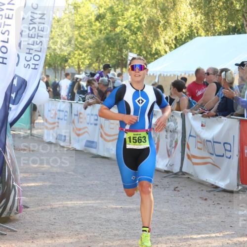 07.09.2025 - 19. Norderstedt Triathlon Zöllner http://msf.ph/oto/8792609 07.09.2025 16:38:09 Ziel 1068, 1563 meine-sportfotos.de