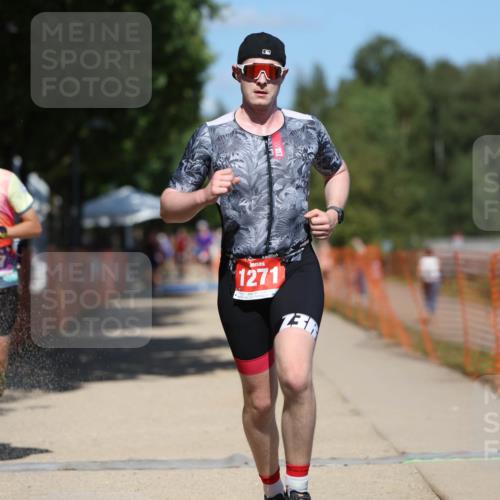 07.09.2025 - 19. Norderstedt Triathlon Michael Strokosch http://msf.ph/oto/8792611 07.09.2025 13:39:06 Laufen 357, 358, 1271 meine-sportfotos.de