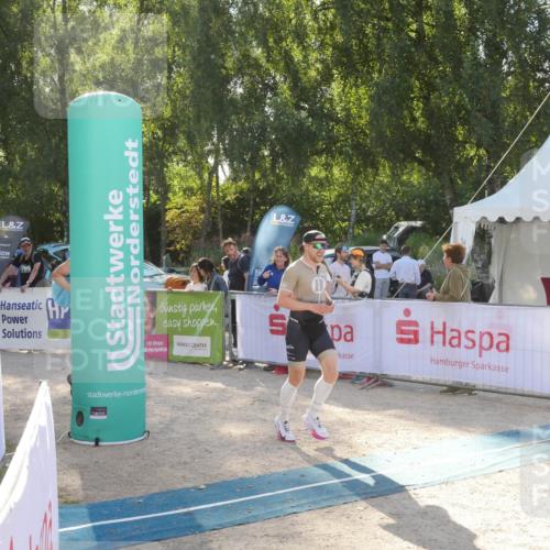 07.09.2025 - 19. Norderstedt Triathlon Zöllner http://msf.ph/oto/8792619 07.09.2025 16:28:28 Ziel 515, 1488, 1529, 1534 meine-sportfotos.de