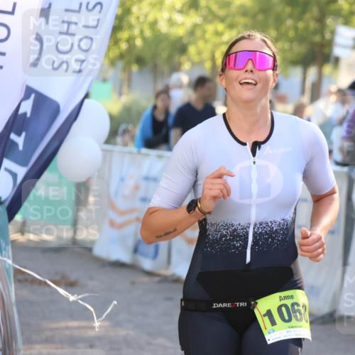 07.09.2025 - 19. Norderstedt Triathlon Zöllner http://msf.ph/oto/8792632 07.09.2025 16:38:13 Ziel 1068, 1563 meine-sportfotos.de