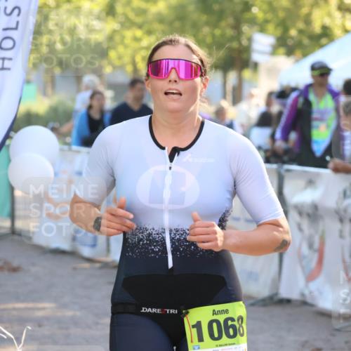 07.09.2025 - 19. Norderstedt Triathlon Zöllner http://msf.ph/oto/8792640 07.09.2025 16:38:13 Ziel 1068, 1563 meine-sportfotos.de