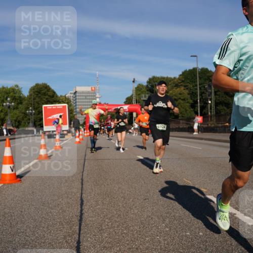 07.09.2025 - BARMER Alsterlauf Yannick Fuchs http://msf.ph/oto/8792662 07.09.2025 09:42:47 Laufen 032, 4924 meine-sportfotos.de