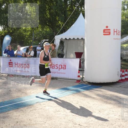 07.09.2025 - 19. Norderstedt Triathlon Zöllner http://msf.ph/oto/8792666 07.09.2025 16:28:48 Ziel 462 meine-sportfotos.de