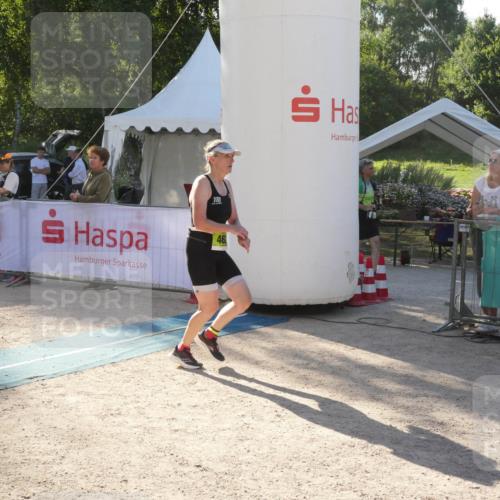 07.09.2025 - 19. Norderstedt Triathlon Zöllner http://msf.ph/oto/8792667 07.09.2025 16:28:48 Ziel 462 meine-sportfotos.de