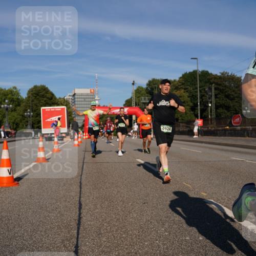 07.09.2025 - BARMER Alsterlauf Yannick Fuchs http://msf.ph/oto/8792670 07.09.2025 09:42:47 Laufen 4924, 36, 303 meine-sportfotos.de