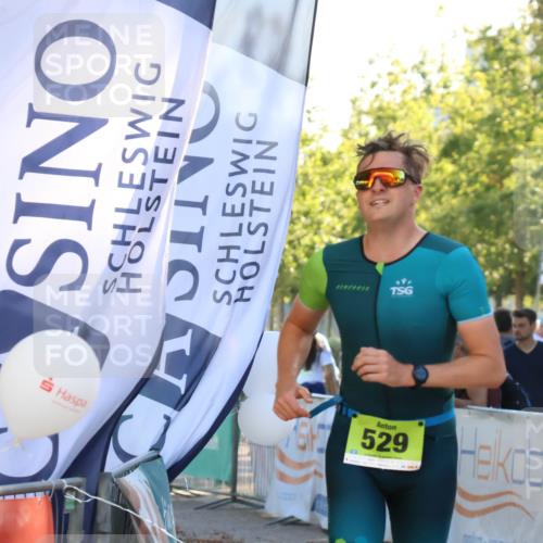 07.09.2025 - 19. Norderstedt Triathlon Zöllner http://msf.ph/oto/8792681 07.09.2025 16:38:17 Ziel 529, 1068, 1563 meine-sportfotos.de